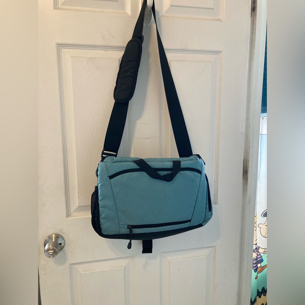 The north face lap top/ messenger bag unisex
